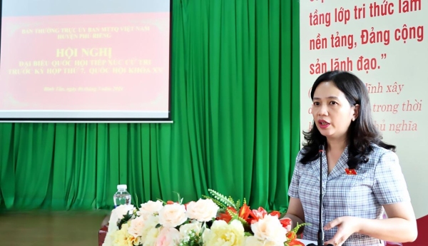 Đại biểu Quốc hội tỉnh tiếp xúc cử tri 2 xã Bình Tân, Long Hưng